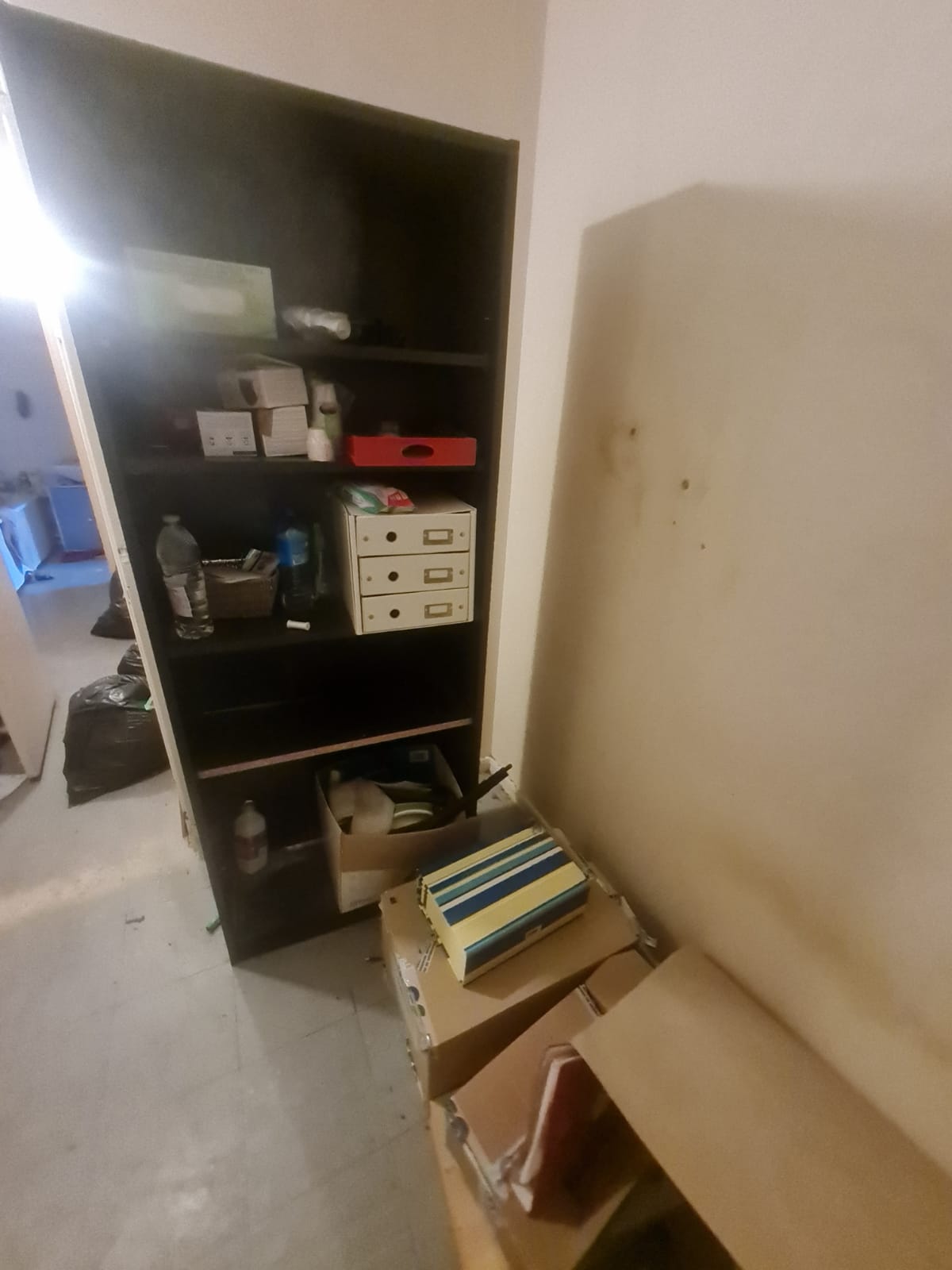 Pourquoi faire appel à des professionnels pour le nettoyage de logements encombrés ? IMG 20241016 WA0059