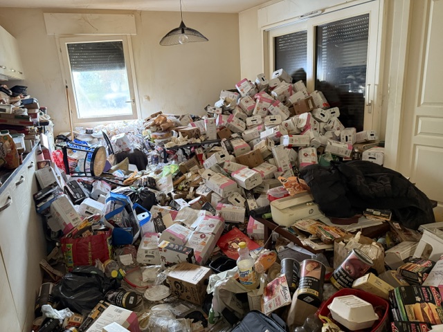 Les erreurs à éviter lors du nettoyage d'un logement très encombré Image022